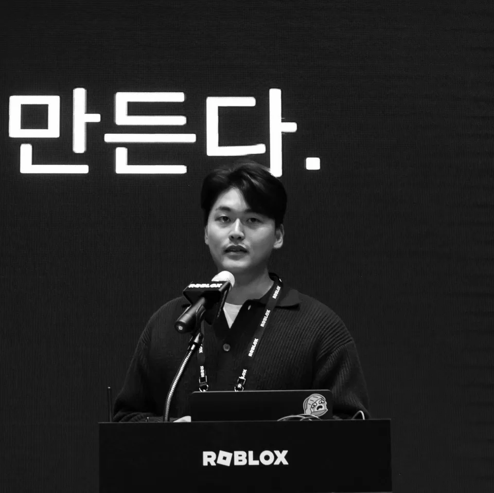 Roblox Korea AI × Roblox 행사에서 발표하는 조해성(메타펀)